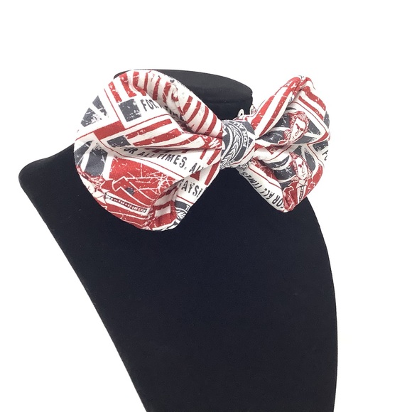 Loki Handcrafted Bow Tie - 01 - Comic Book Collection - Picture 7 of 15